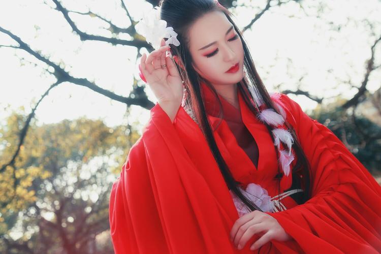 cos男淡妆化妆教程(男生cos化妆教程)-第5张图片-美妆 cos男淡妆化妆教程(男生cos化妆教程)-第5张图片-美妆