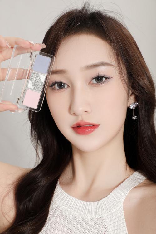 简单复古化妆品推荐女生用,复古化妆教程视频-第3张图片-美妆 简单复古化妆品推荐女生用,复古化妆教程视频-第3张图片-美妆