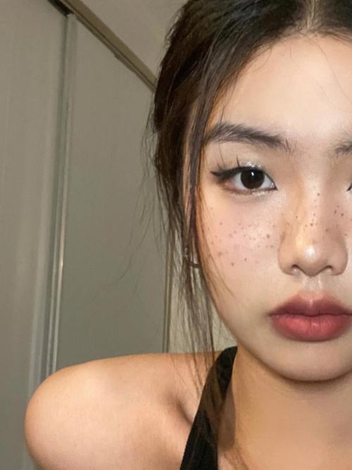 去雀斑怎么化妆教程淡妆,去雀斑怎么化妆教程淡妆的