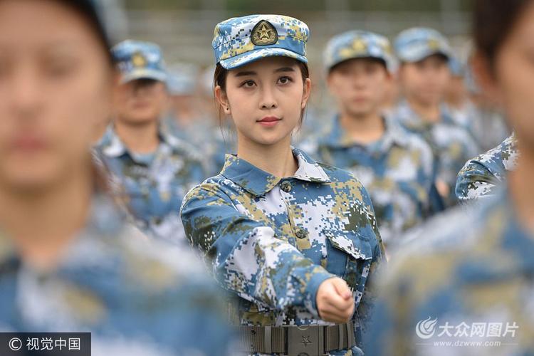 新生军训化妆教程学生淡妆(军训化妆怎么补防晒)-第6张图片-美妆 新生军训化妆教程学生淡妆(军训化妆怎么补防晒)-第6张图片-美妆