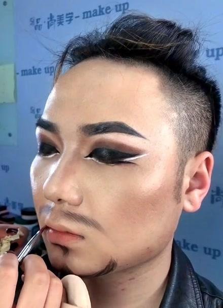 新手化妆教程男妆（化妆技巧 初学化妆男）-第5张图片-美妆