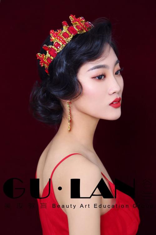 化妆个性造型新手教程,化妆造型八种风格-第4张图片-美妆 化妆个性造型新手教程,化妆造型八种风格-第4张图片-美妆