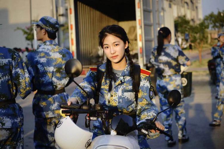 开学用的化妆品推荐,学生必备化妆品-第3张图片-美妆 开学用的化妆品推荐,学生必备化妆品-第3张图片-美妆