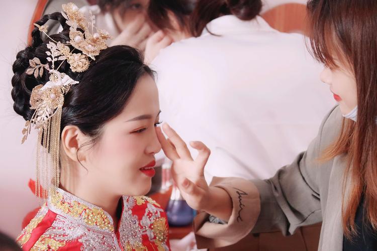 参加婚礼化妆教程淡妆,参加婚礼化妆方法