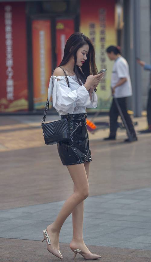 化妆品单品穿搭推荐女生(化妆品必买单品)-第4张图片-美妆 化妆品单品穿搭推荐女生(化妆品必买单品)-第4张图片-美妆