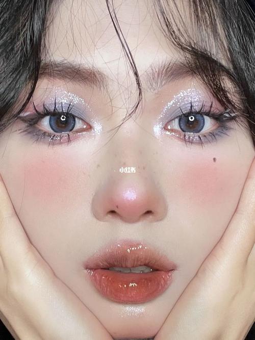 新手如何化妆教程可爱(新手如何化妆教程可爱女生)-第2张图片-美妆 新手如何化妆教程可爱(新手如何化妆教程可爱女生)-第2张图片-美妆