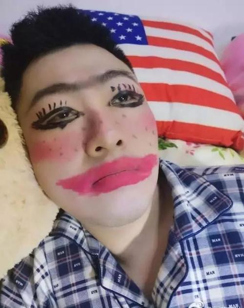 清淡妆容化妆教程男生,男生化淡妆需要什么化妆品-第8张图片-美妆