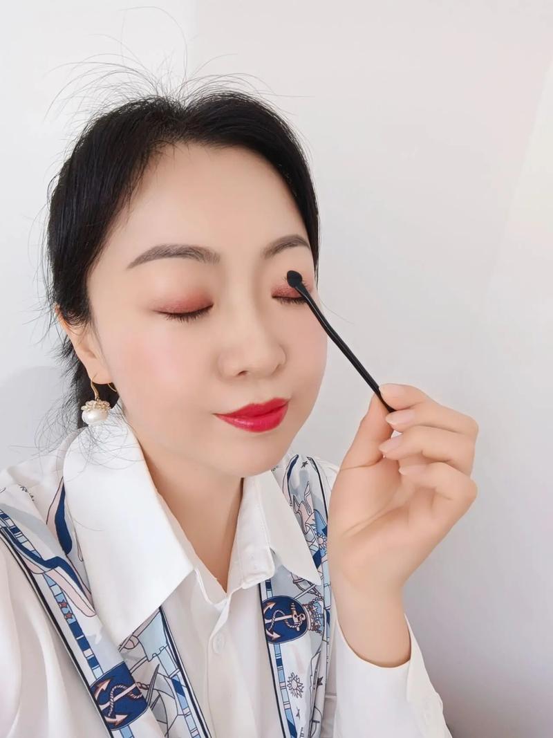 化妆品推荐眼影盘多色,眼影盘牌子推荐