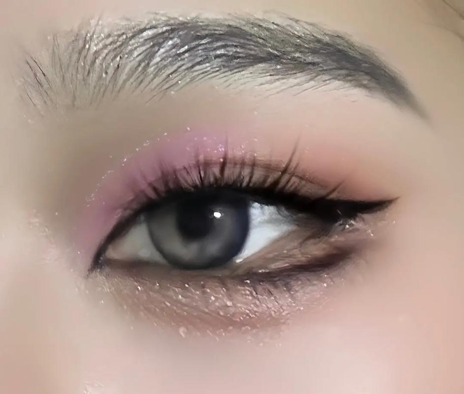 化妆眼影淡妆教程,化妆眼影淡妆教程视频-第2张图片-美妆 化妆眼影淡妆教程,化妆眼影淡妆教程视频-第2张图片-美妆