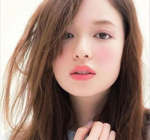 新手化妆教程圆脸塌鼻(新手化妆教程圆脸塌鼻)-第7张图片-美妆 新手化妆教程圆脸塌鼻(新手化妆教程圆脸塌鼻)-第7张图片-美妆