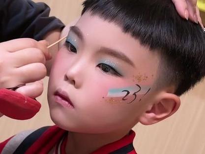 舞台淡妆化妆新手教程(表演节目时淡妆怎么画)-第4张图片-美妆 舞台淡妆化妆新手教程(表演节目时淡妆怎么画)-第4张图片-美妆