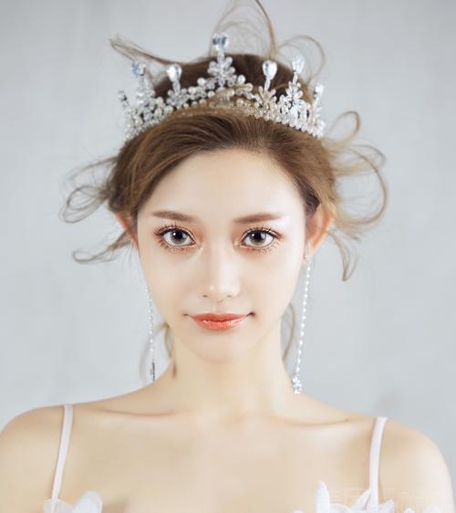 新娘底妆护肤品化妆品推荐(新娘妆打底用什么粉底)-第6张图片-美妆 新娘底妆护肤品化妆品推荐(新娘妆打底用什么粉底)-第6张图片-美妆