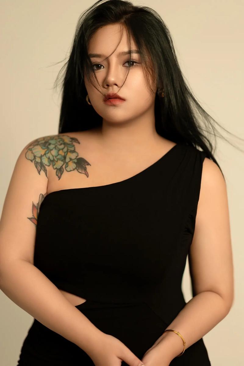新手化妆教程微胖圆脸（圆脸化妆视频）-第3张图片-美妆