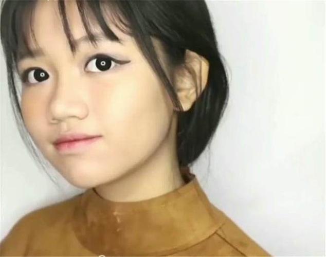 新手化妆教程15岁女士(新手化妆教程15岁女士图片)-第3张图片-美妆 新手化妆教程15岁女士(新手化妆教程15岁女士图片)-第3张图片-美妆