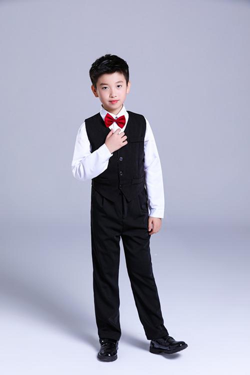 幼儿淡妆化妆教程男孩,儿童淡妆的画法-第1张图片-美妆 幼儿淡妆化妆教程男孩,儿童淡妆的画法-第1张图片-美妆