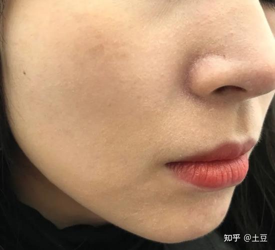 新手极简化妆顺序教程（极简化妆步骤）-第2张图片-美妆