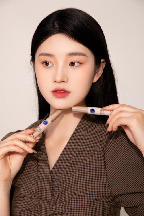 化妆新手化妆教程无美颜（新手化妆技巧视频）-第6张图片-美妆