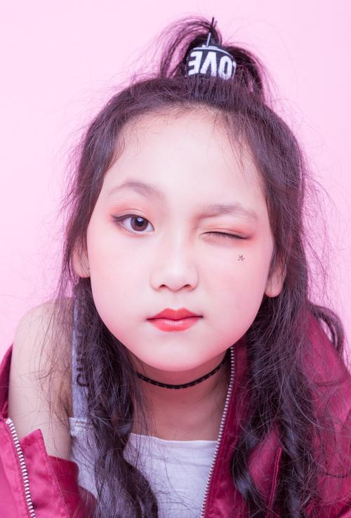 化妆教程淡妆圆脸型女生(化妆教程淡妆圆脸型女生)-第4张图片-美妆 化妆教程淡妆圆脸型女生(化妆教程淡妆圆脸型女生)-第4张图片-美妆