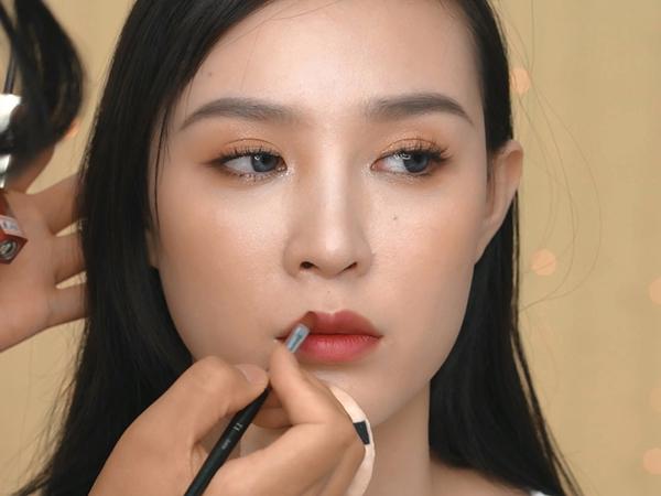 网上面试淡妆化妆教程(面试化妆技巧)-第2张图片-美妆 网上面试淡妆化妆教程(面试化妆技巧)-第2张图片-美妆