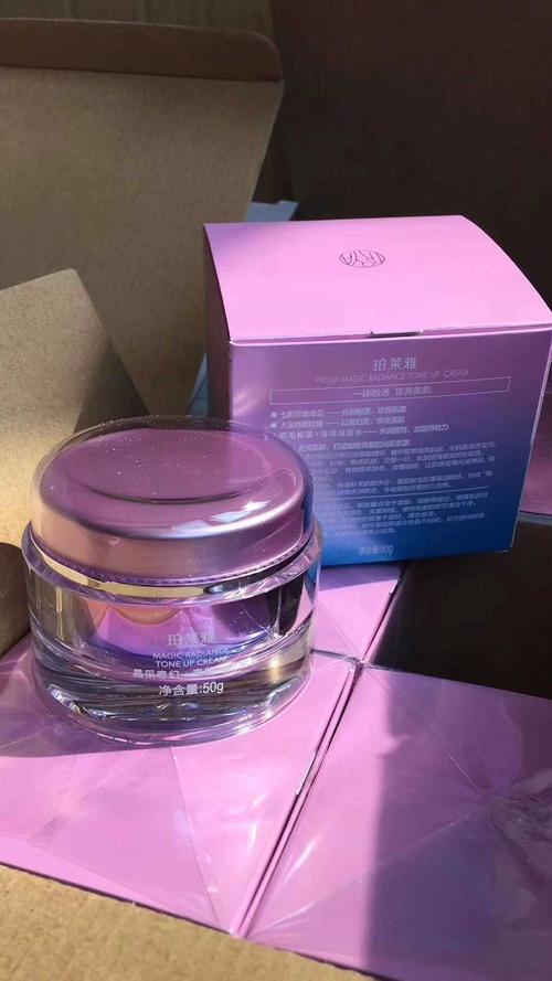 显白遮脸的化妆品推荐女,比较显白-第5张图片-美妆 显白遮脸的化妆品推荐女,比较显白-第5张图片-美妆