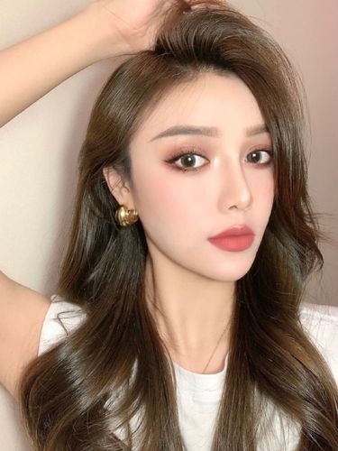 高颜值多功能化妆品推荐(多功能化妆箱图片)-第3张图片-美妆 高颜值多功能化妆品推荐(多功能化妆箱图片)-第3张图片-美妆