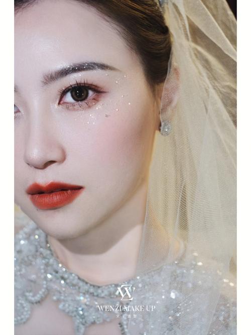 新手化妆教程新娘入妆,新手化妆教程新娘入妆视频-第2张图片-美妆