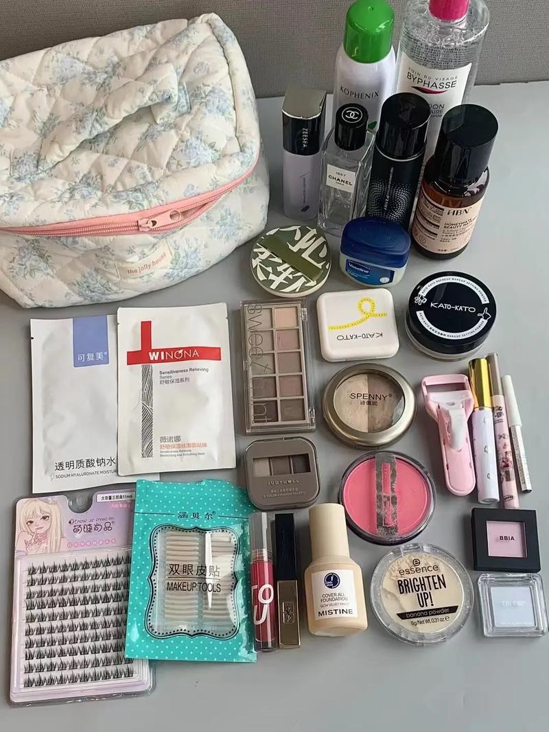 好用的全套化妆品推荐女生(好用的女士化妆品牌有哪些)-第4张图片-美妆 好用的全套化妆品推荐女生(好用的女士化妆品牌有哪些)-第4张图片-美妆