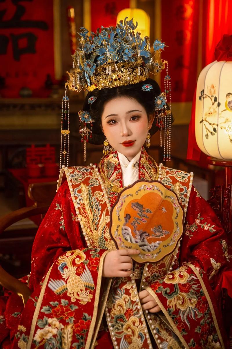 婚纱妆容化妆品推荐女款(婚纱妆容化妆品推荐女款还是男款)-第2张图片-美妆 婚纱妆容化妆品推荐女款(婚纱妆容化妆品推荐女款还是男款)-第2张图片-美妆