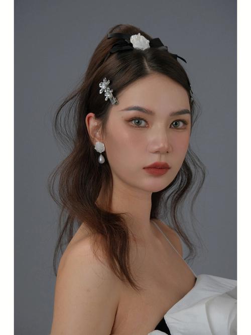 泰式化妆教程淡妆（泰式妆容画法）-第3张图片-美妆