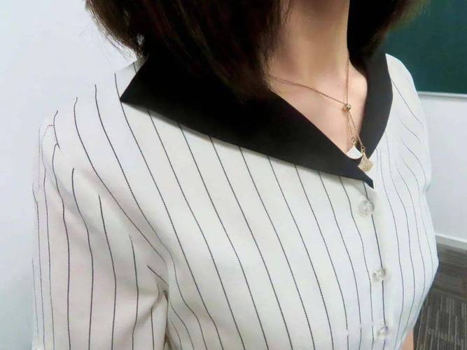 教师化妆淡妆教程简单版,教师化妆的禁忌有哪些-第6张图片-美妆