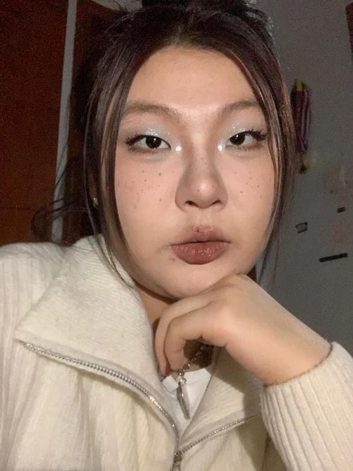化妆博主素人推荐的化妆品,化妆博主素人推荐的化妆品是什么-第6张图片-美妆