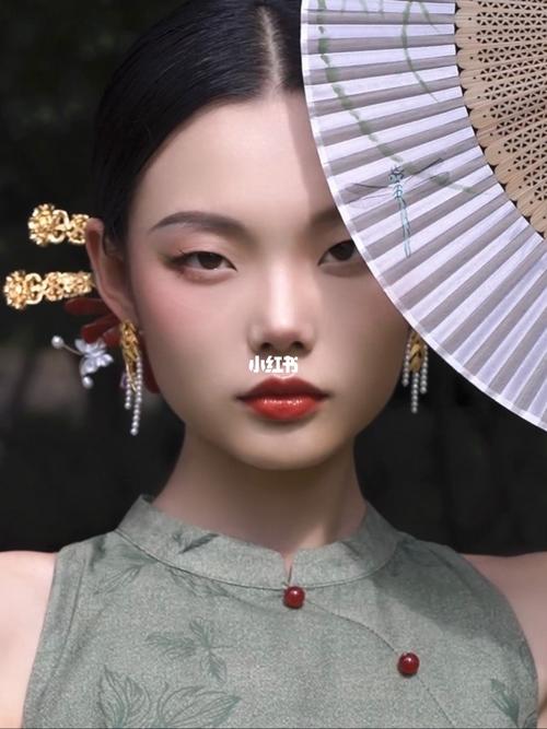 单眼睛化妆教程新手,单眼睛化妆教程新手视频-第4张图片-美妆