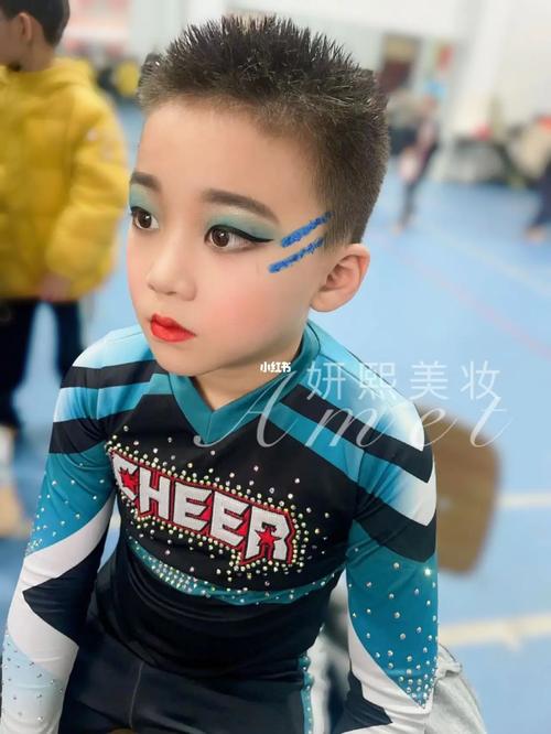 新手化妆教程男眼影,男生化妆眼影咋画-第1张图片-美妆 新手化妆教程男眼影,男生化妆眼影咋画-第1张图片-美妆