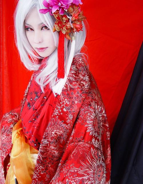新手coser化妆教程,cos化妆新手必备化妆品-第5张图片-美妆