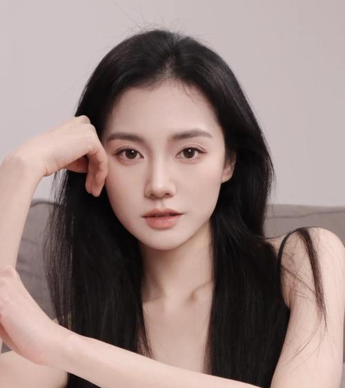 淡妆教程日常化妆推荐（日常淡妆怎么化）-第5张图片-美妆