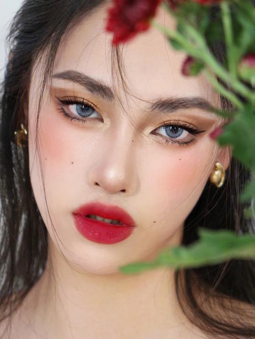 化妆淡妆改成浓妆教程（化妆淡妆改成浓妆教程视频）-第4张图片-美妆