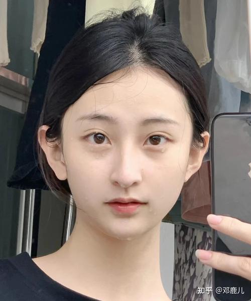 轻颜只有淡妆化妆教程(轻颜的妆容在哪里)-第1张图片-美妆 轻颜只有淡妆化妆教程(轻颜的妆容在哪里)-第1张图片-美妆