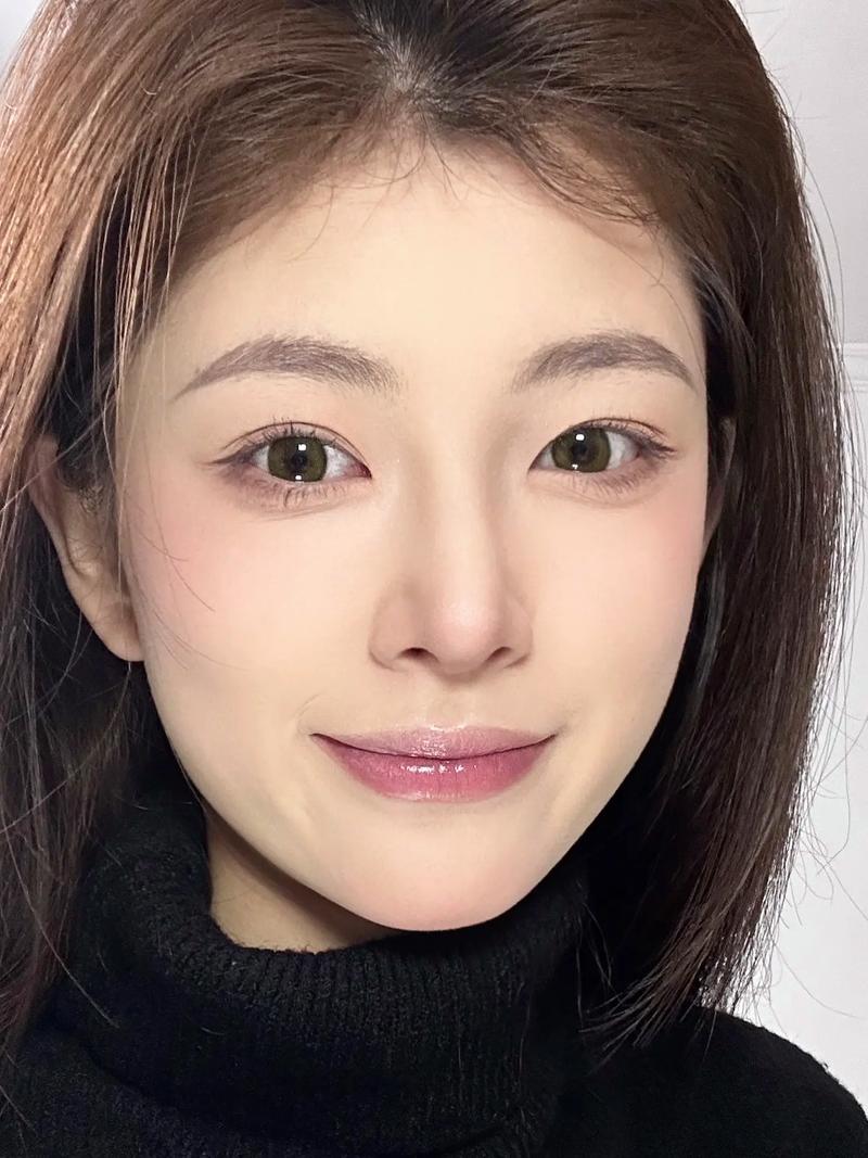 素颜最基础化妆品推荐牌子,素颜化妆用品必备-第5张图片-美妆 素颜最基础化妆品推荐牌子,素颜化妆用品必备-第5张图片-美妆