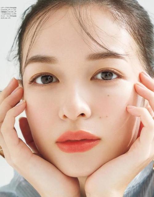眼睛化妆教程浓妆淡妆口红（眼睛化妆视频教程）-第3张图片-美妆