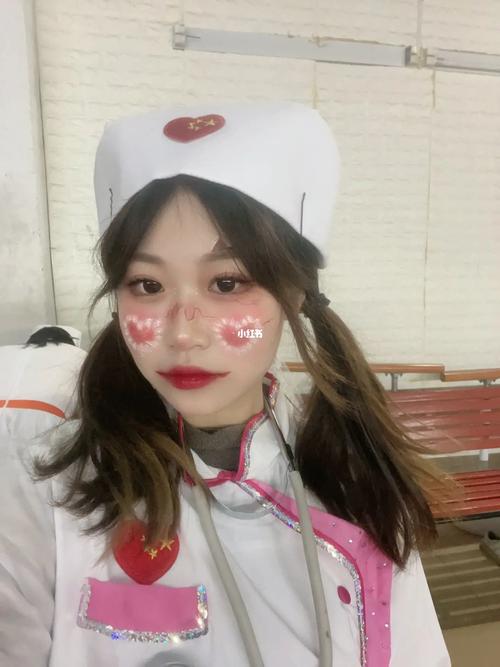 护士淡妆化妆教程（护士淡妆化妆教程图解）-第2张图片-美妆