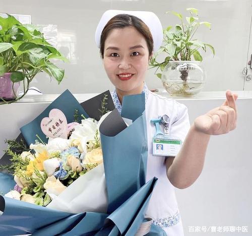 护士淡妆化妆教程（护士淡妆化妆教程图解）-第4张图片-美妆