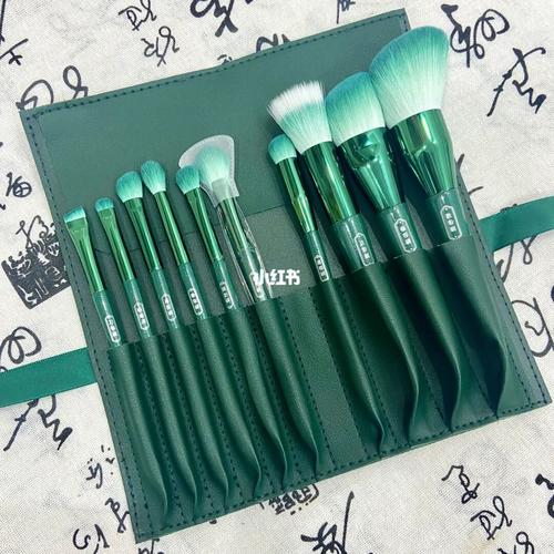 护肤化妆品推荐刷子,化妆用的刷子什么牌子好-第4张图片-美妆