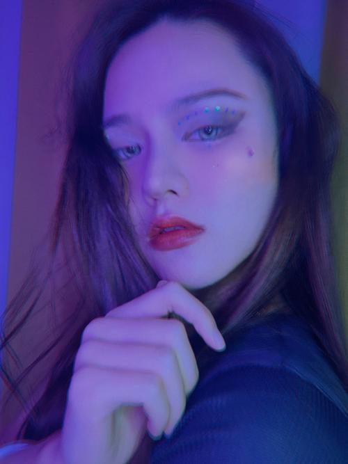 蹦迪教程化妆新手(蹦迪教程化妆新手怎么学)-第3张图片-美妆 蹦迪教程化妆新手(蹦迪教程化妆新手怎么学)-第3张图片-美妆