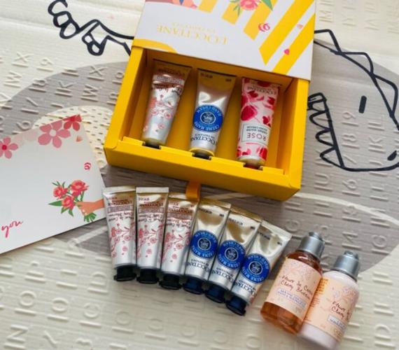 化妆品送礼物推荐实用（化妆品送礼物推荐实用品牌）-第5张图片-美妆