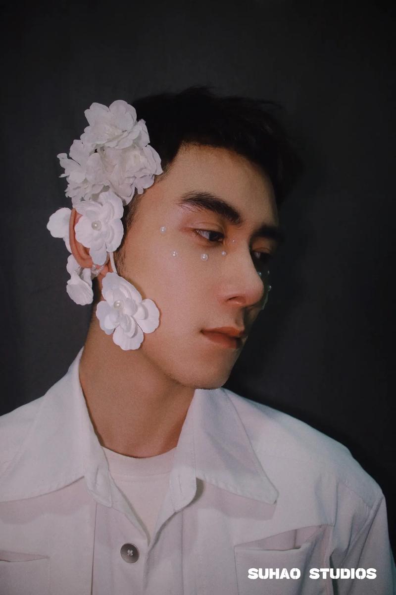 男生化妆后如何化淡妆教程,男生化妆详细步骤-第5张图片-美妆 男生化妆后如何化淡妆教程,男生化妆详细步骤-第5张图片-美妆