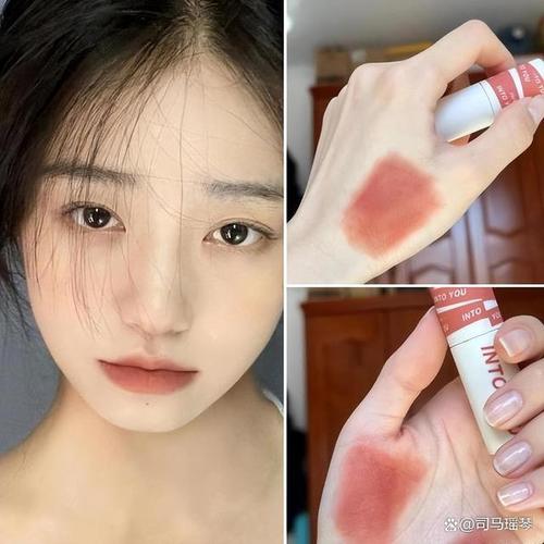 18岁淡妆化妆教程(18岁淡妆步骤)-第2张图片-美妆 18岁淡妆化妆教程(18岁淡妆步骤)-第2张图片-美妆