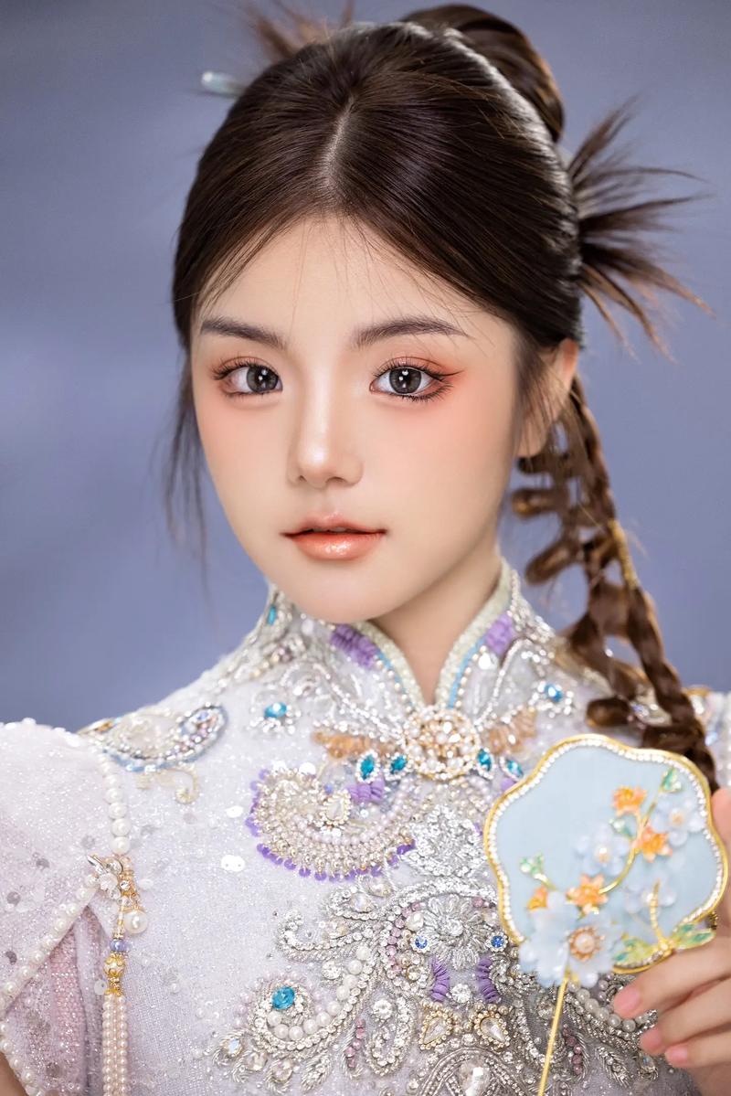 旗袍化妆教程淡妆(旗袍妆容教程)-第6张图片-美妆 旗袍化妆教程淡妆(旗袍妆容教程)-第6张图片-美妆