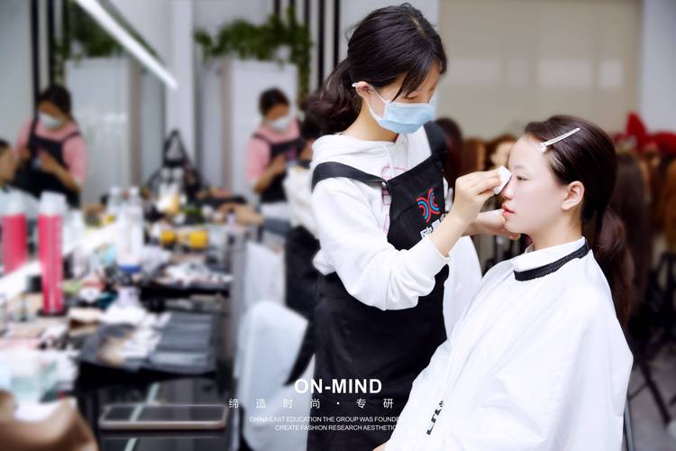 新手化妆教程职业妆,职业装化妆教程