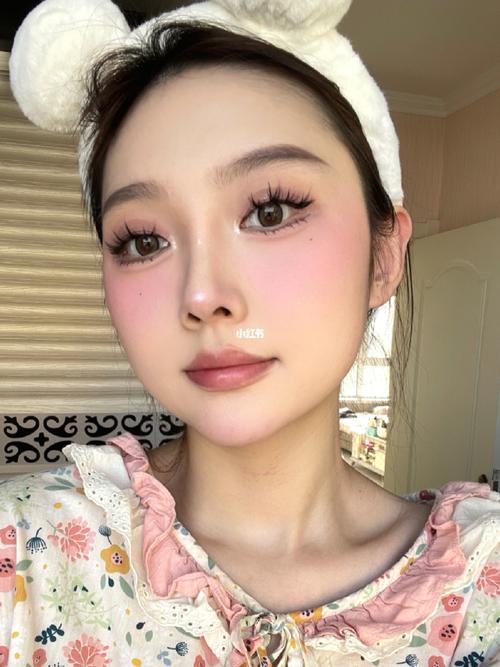 新手化妆教程裸装女孩,妆步骤化妆裸妆化妆步骤-第3张图片-美妆
