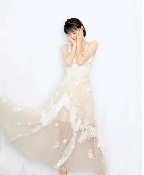 新手化妆教程酷酷女人,新手化妆步骤 初学者-第5张图片-美妆